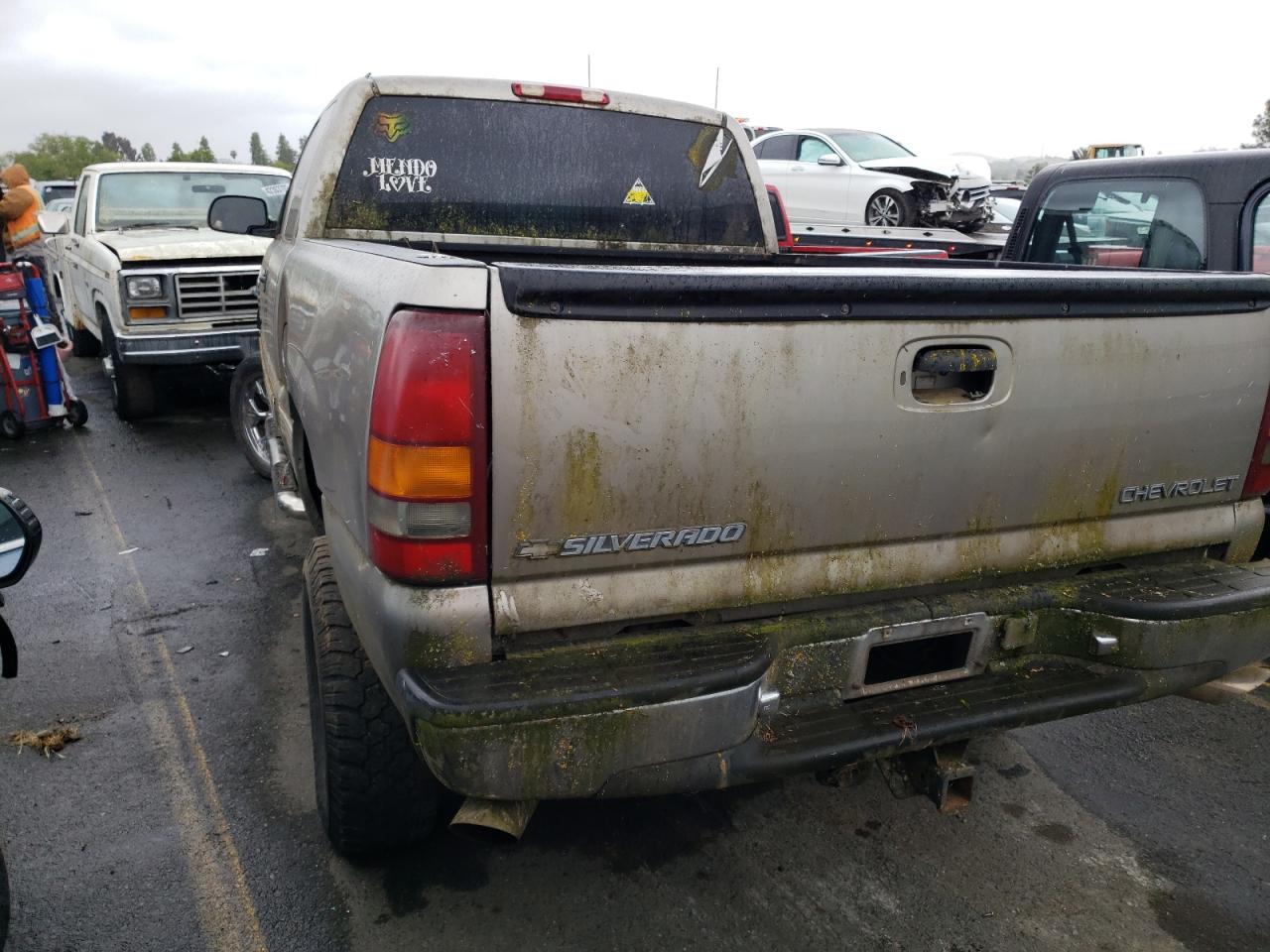 Photo 3 from auction – 2000 CHEVROLET SILVERADO with VIN 1GCEK19T2YE340588