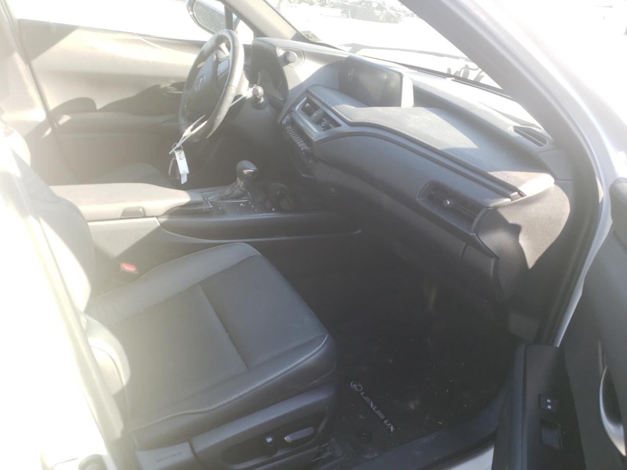 Photo 5 from auction – 2019 LEXUS UX 250H with VIN JTHU9JBH4K2007510