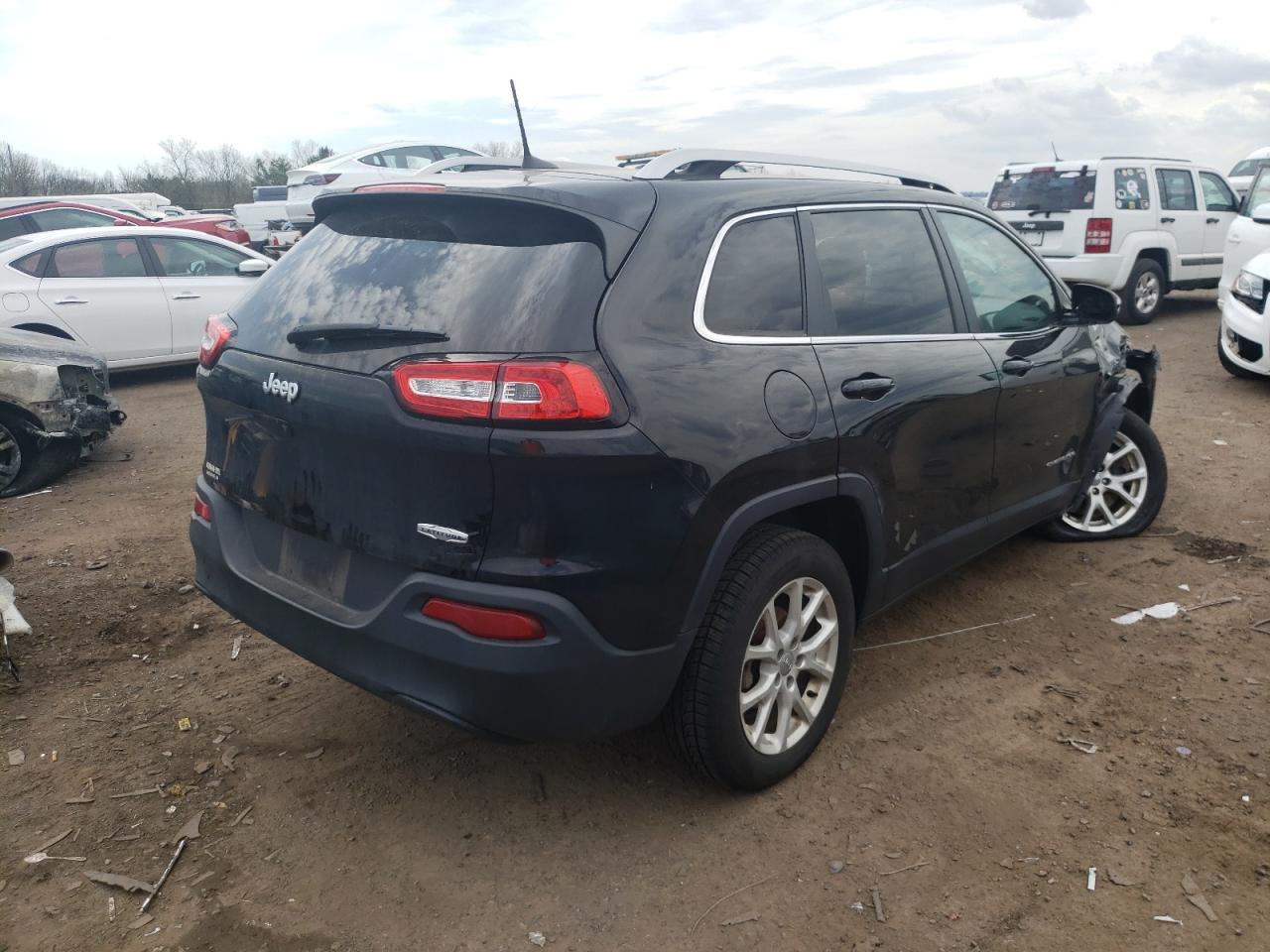 Photo 4 from auction – 2017 JEEP CHEROKEE L with VIN 1C4PJLCB4HW511276