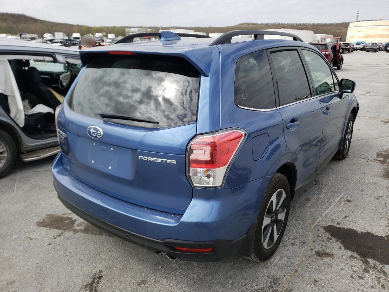 Photo 4 from auction – 2018 SUBARU FORESTER 2 with VIN JF2SJARC0JH415347