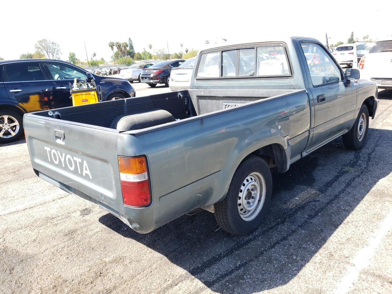 Photo 4 from auction – 1993 TOYOTA PICKUP 1/2 with VIN 4TARN81A8PZ147599