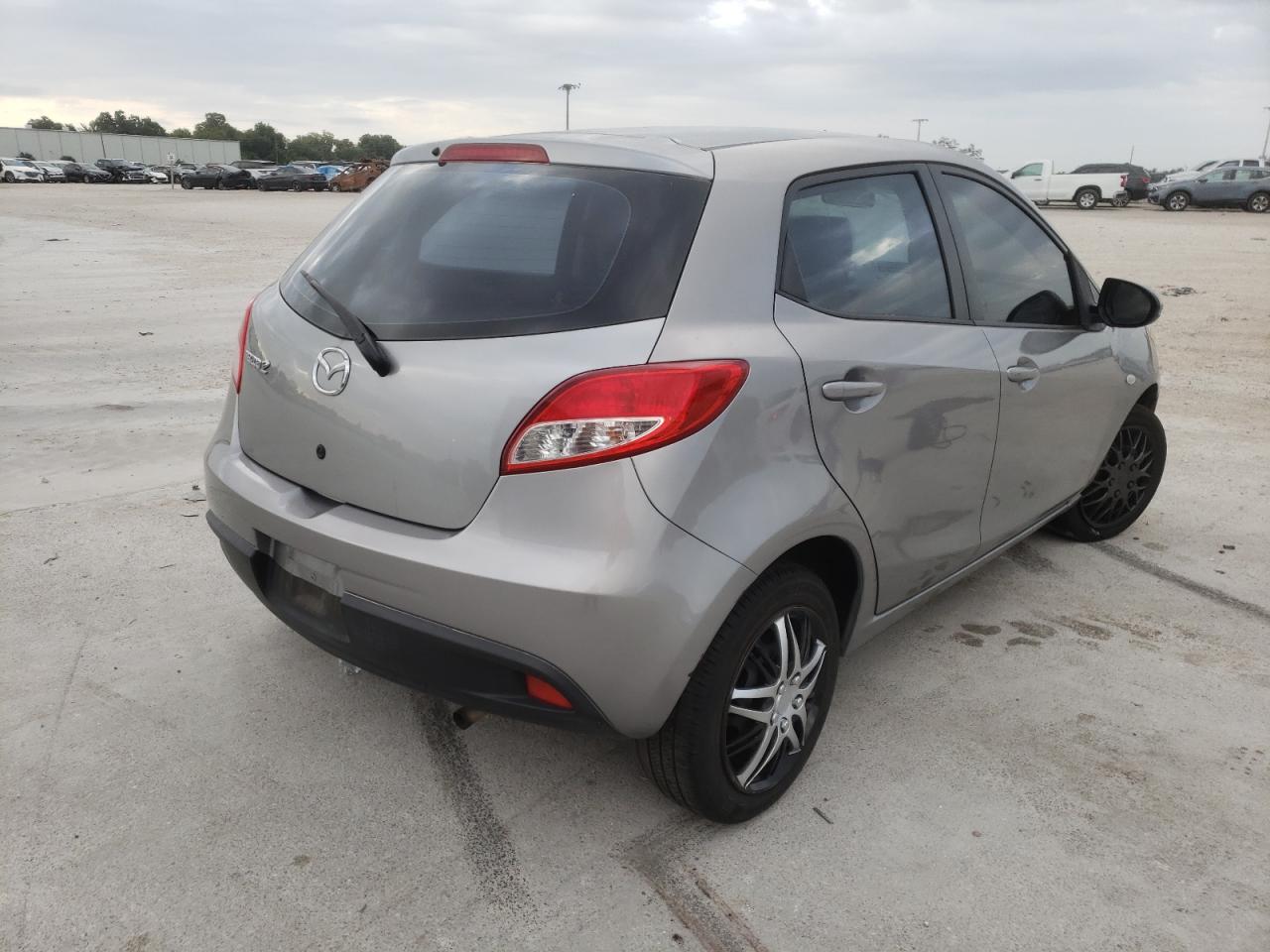 Photo 4 from auction – 2012 MAZDA MAZDA2 with VIN JM1DE1KY0C0141666