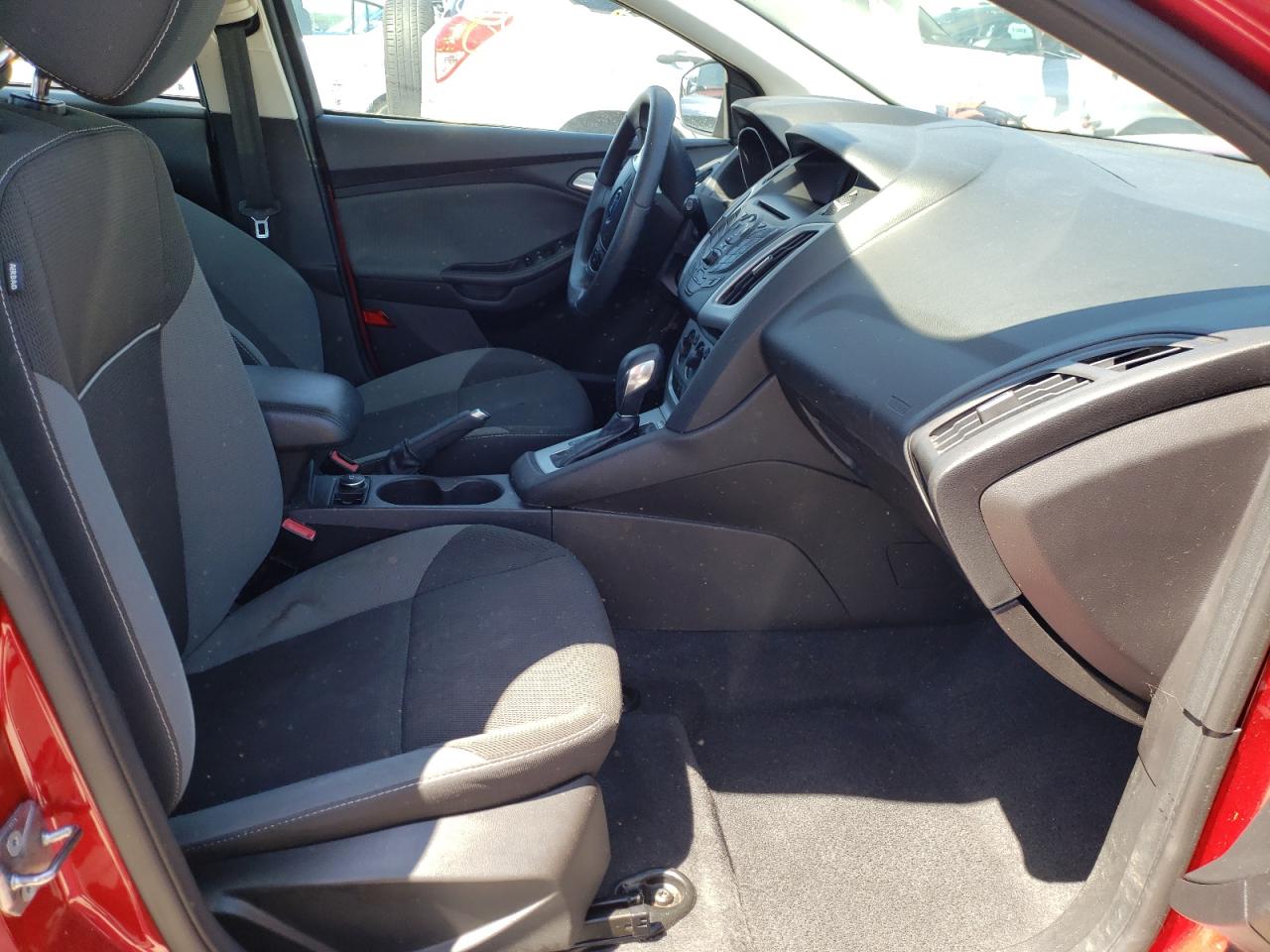 Photo 5 from auction – 2012 FORD FOCUS SE with VIN 1FAHP3K28CL346191