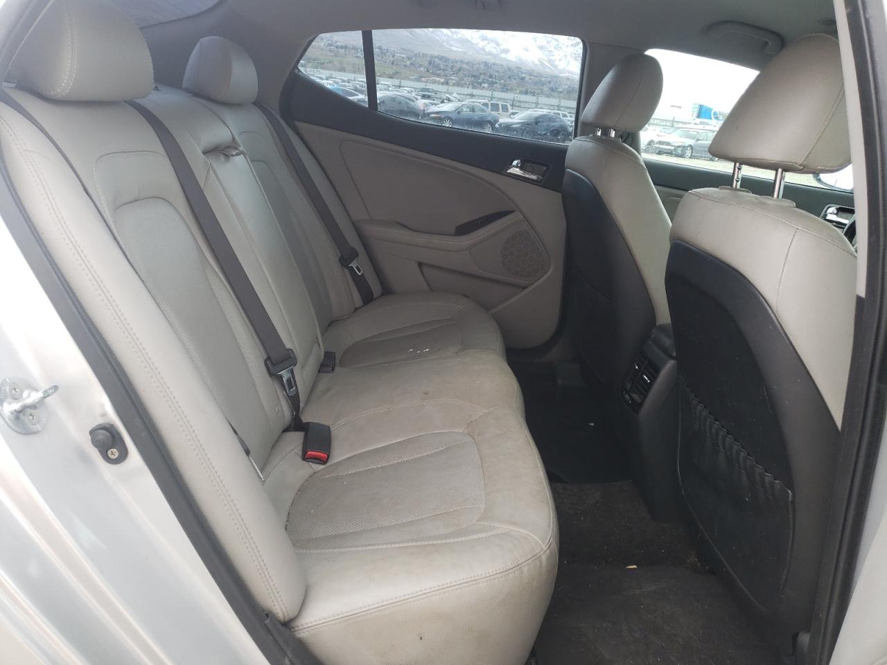 Photo 6 from auction – 2011 KIA OPTIMA EX with VIN KNAGN4A75B5076075