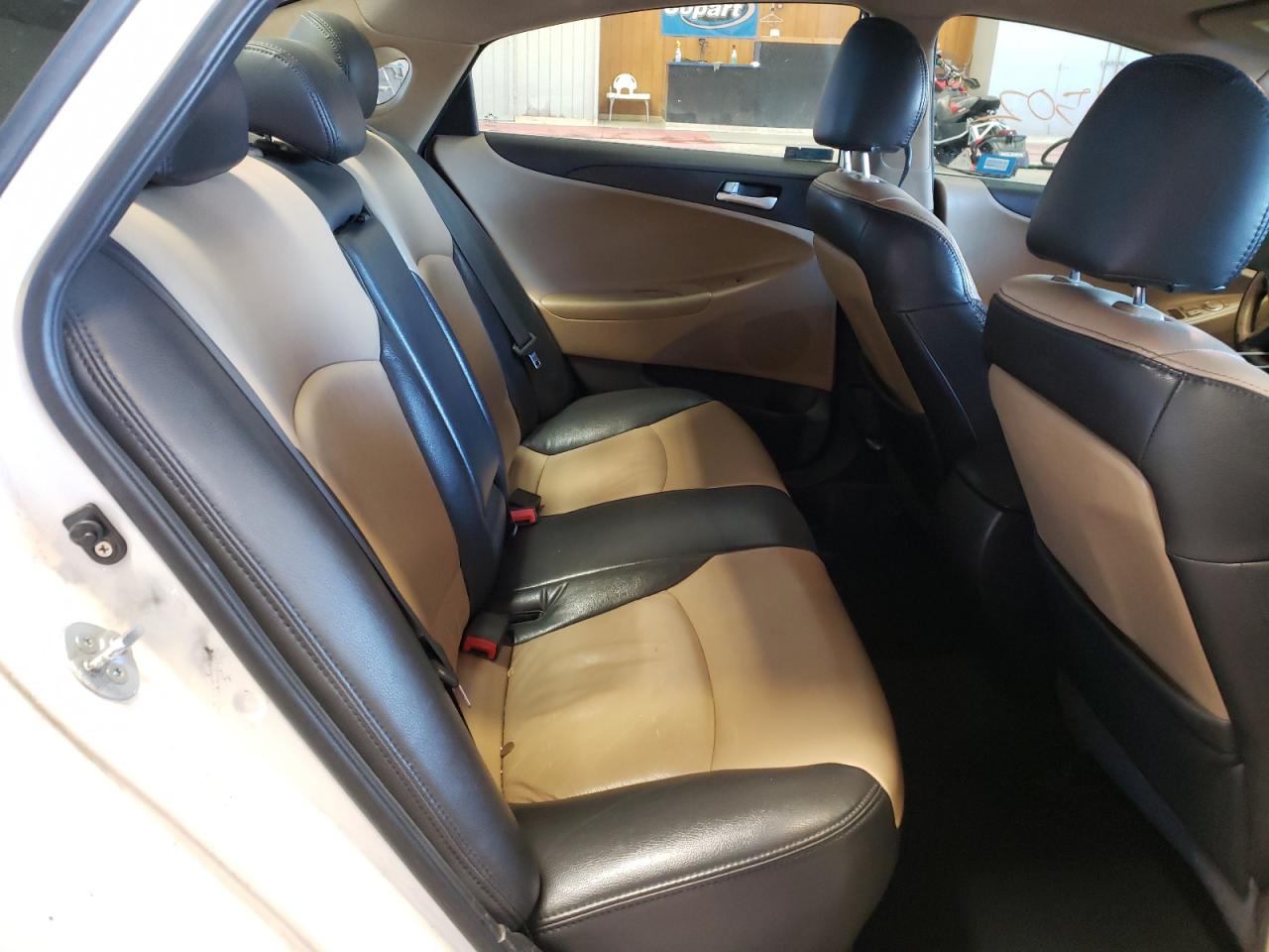 Photo 6 from auction – 2011 HYUNDAI SONATA GLS with VIN 5NPEB4AC7BH069211