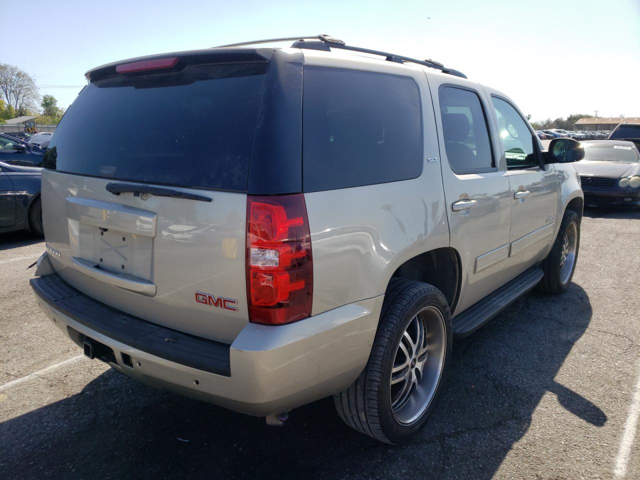 Photo 4 from auction – 2013 GMC YUKON SLT with VIN 1GKS1CE04DR260696