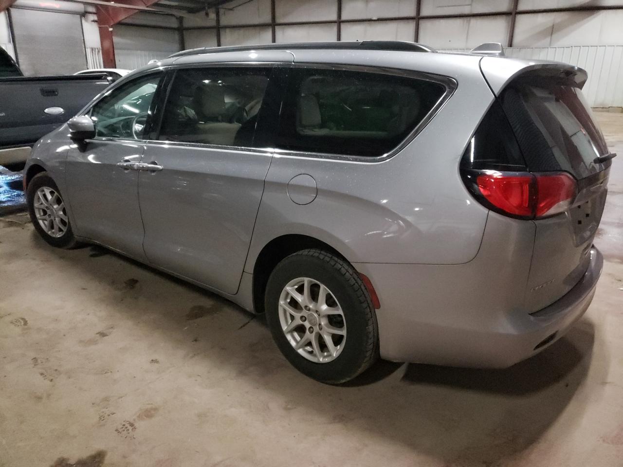 Photo 3 from auction – 2017 CHRYSLER PACIFICA T with VIN 2C4RC1DG3HR553383