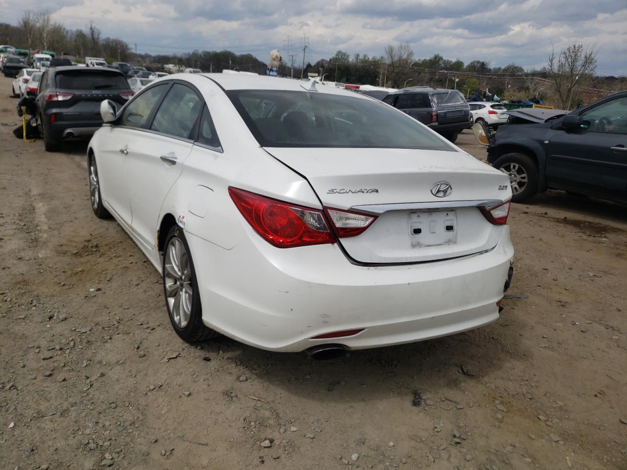 Photo 3 from auction – 2011 HYUNDAI SONATA SE with VIN 5NPEC4AB9BH317740