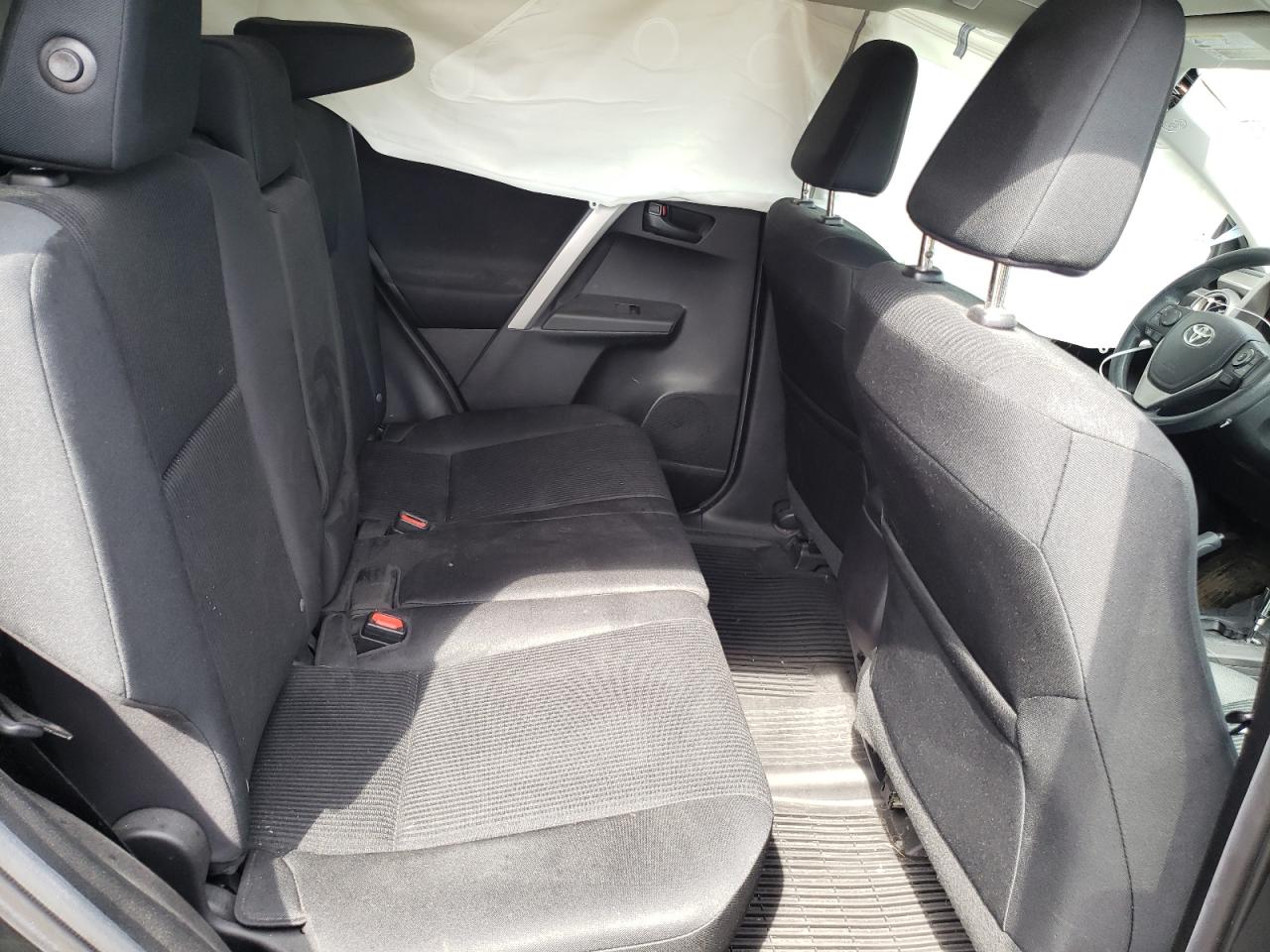 Photo 6 from auction – 2017 TOYOTA RAV4 LE with VIN 2T3BFREVXHW558185