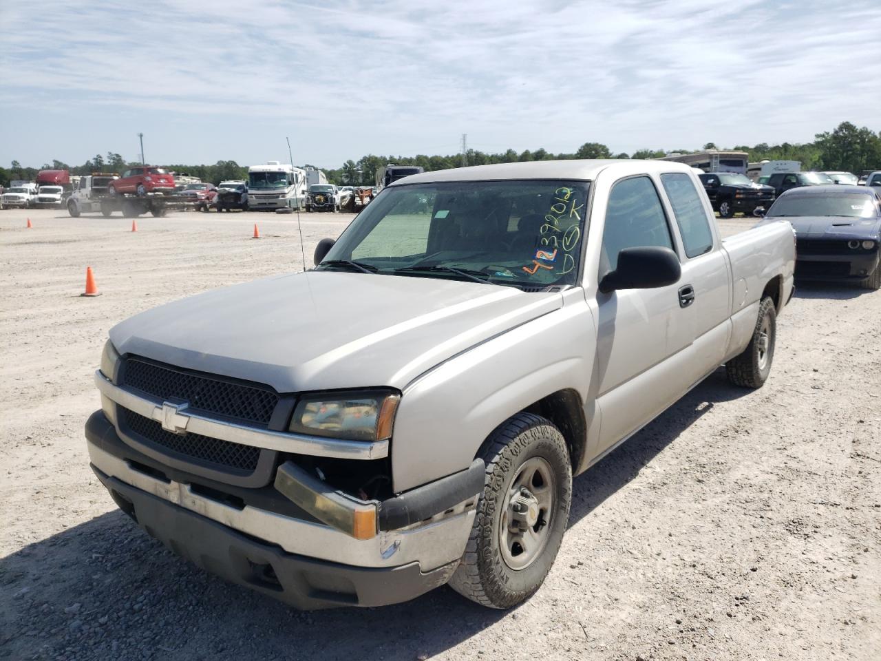Photo 2 from auction – 2004 CHEVROLET SILVERADO with VIN 2GCEC19V041214336