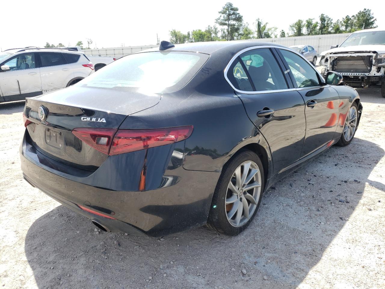 Photo 4 from auction – 2017 ALFA ROMEO GIULIA with VIN ZARFAEBN2H7540875