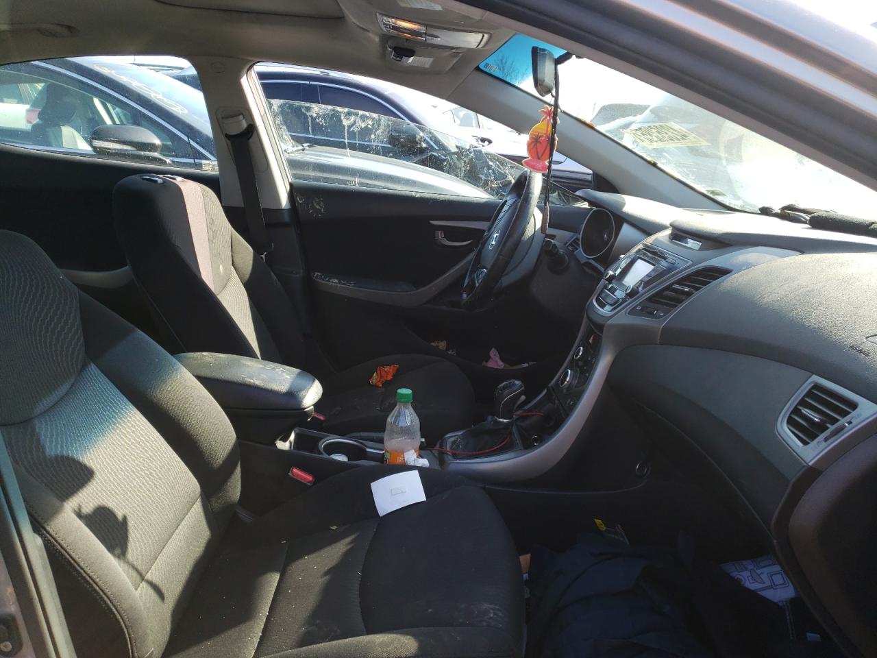 Photo 5 from auction – 2016 HYUNDAI ELANTRA SE with VIN KMHDH4AEXGU502265