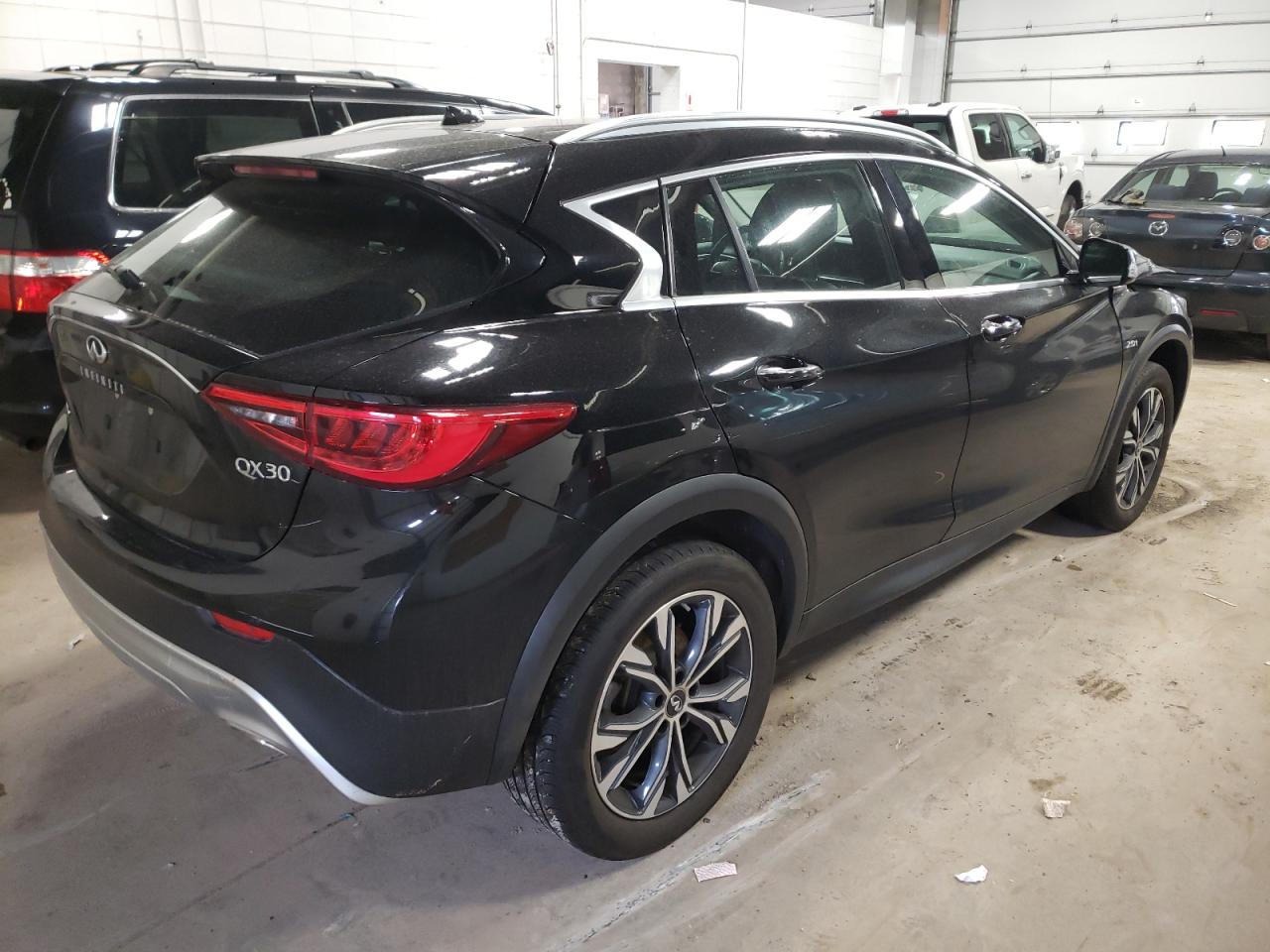 Photo 4 from auction – 2018 INFINITI QX30 BASE with VIN SJKCH5CR8JA047962