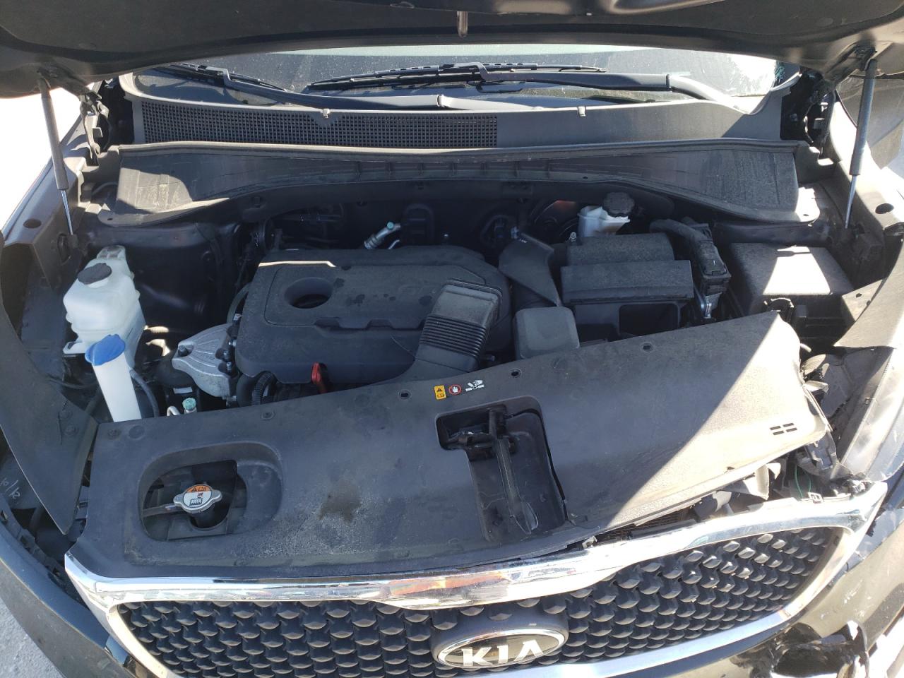 Photo 7 from auction – 2016 KIA SORENTO LX with VIN 5XYPG4A38GG063524