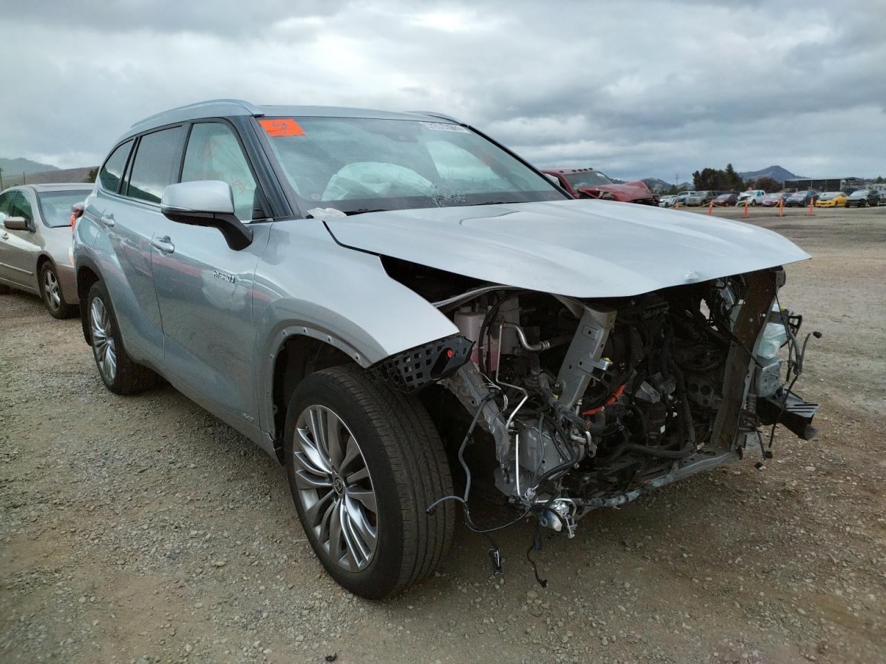 TOYOTA HIGHLANDER 2020 with VIN 5TDEBRCH0LS009143 - Photo from auction