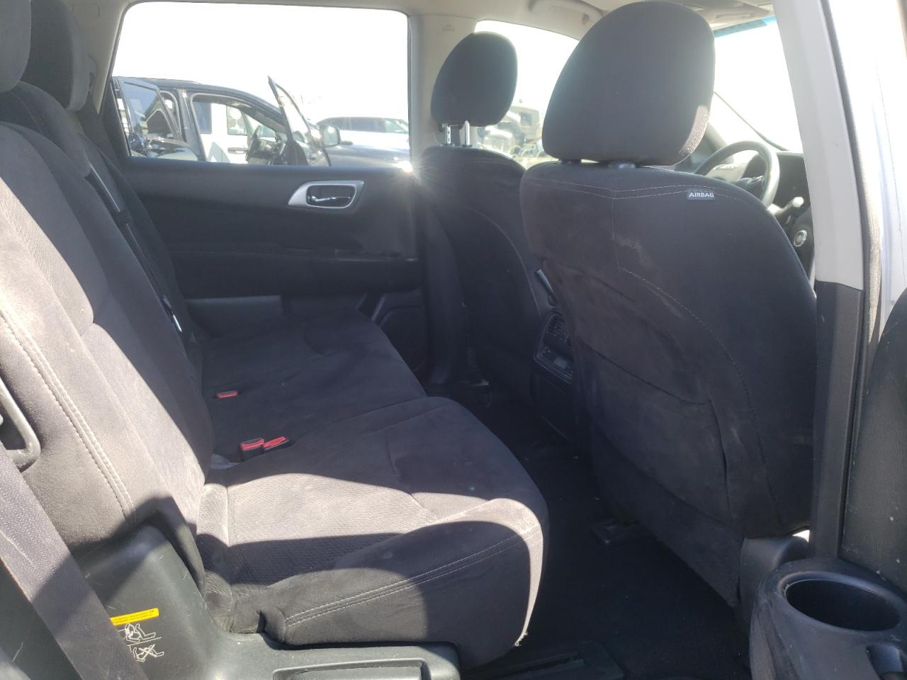 Photo 6 from auction – 2014 NISSAN PATHFINDER with VIN 5N1AR2MM4EC600685