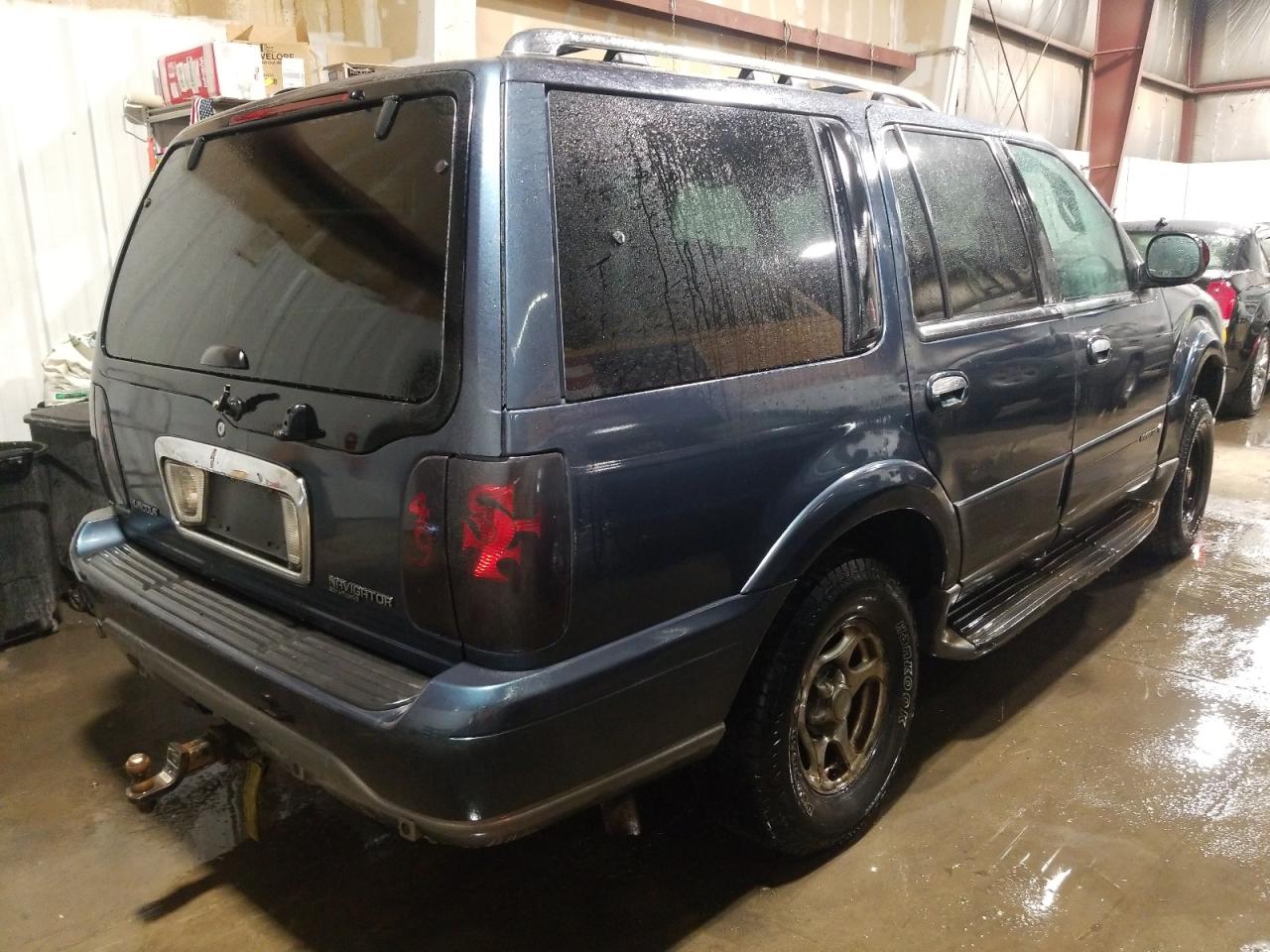 Photo 4 from auction – 2000 LINCOLN NAVIGATOR with VIN 5LMPU28A6YLJ12252