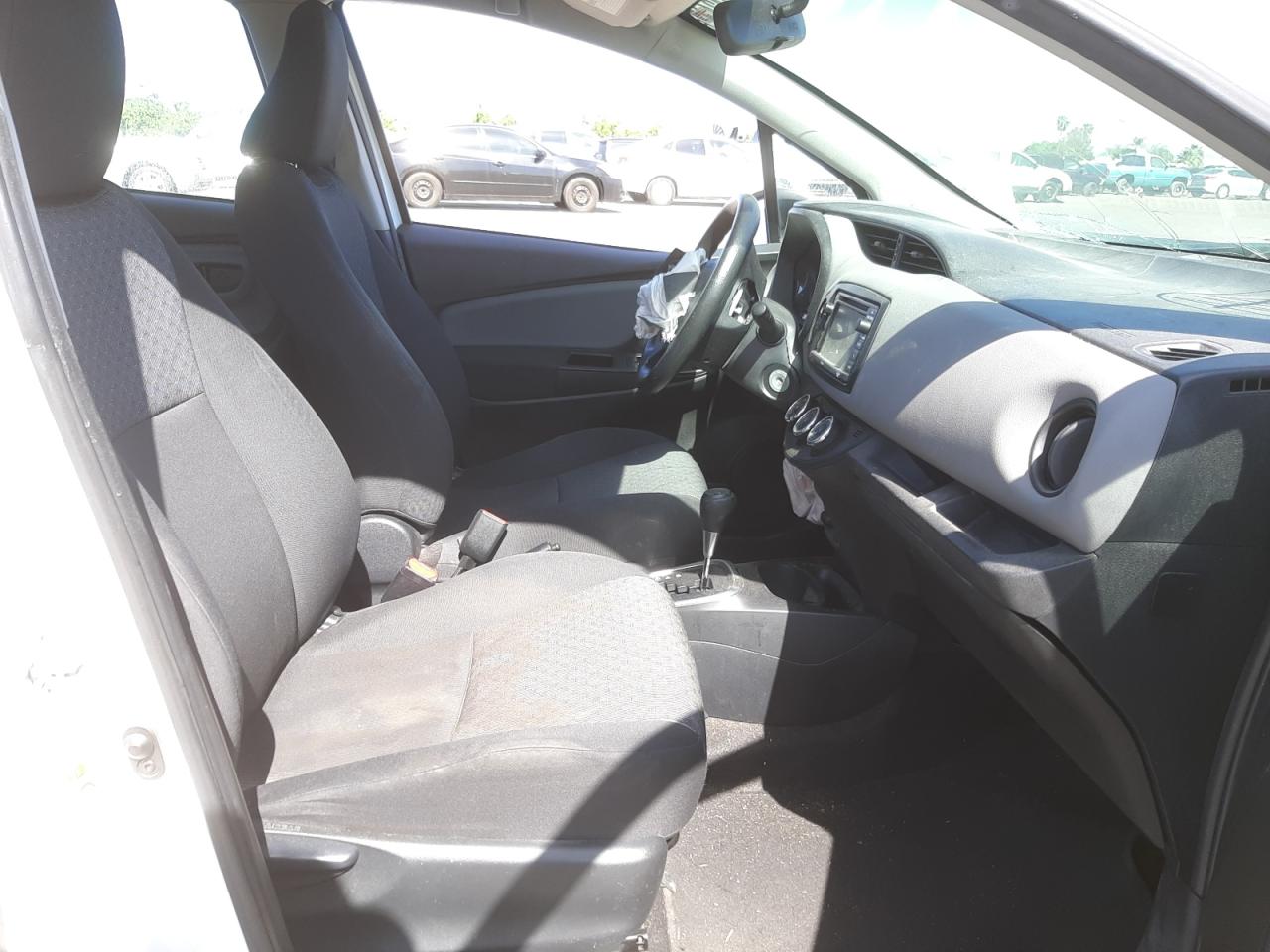 Photo 5 from auction – 2015 TOYOTA YARIS with VIN VNKKTUD30FA040648