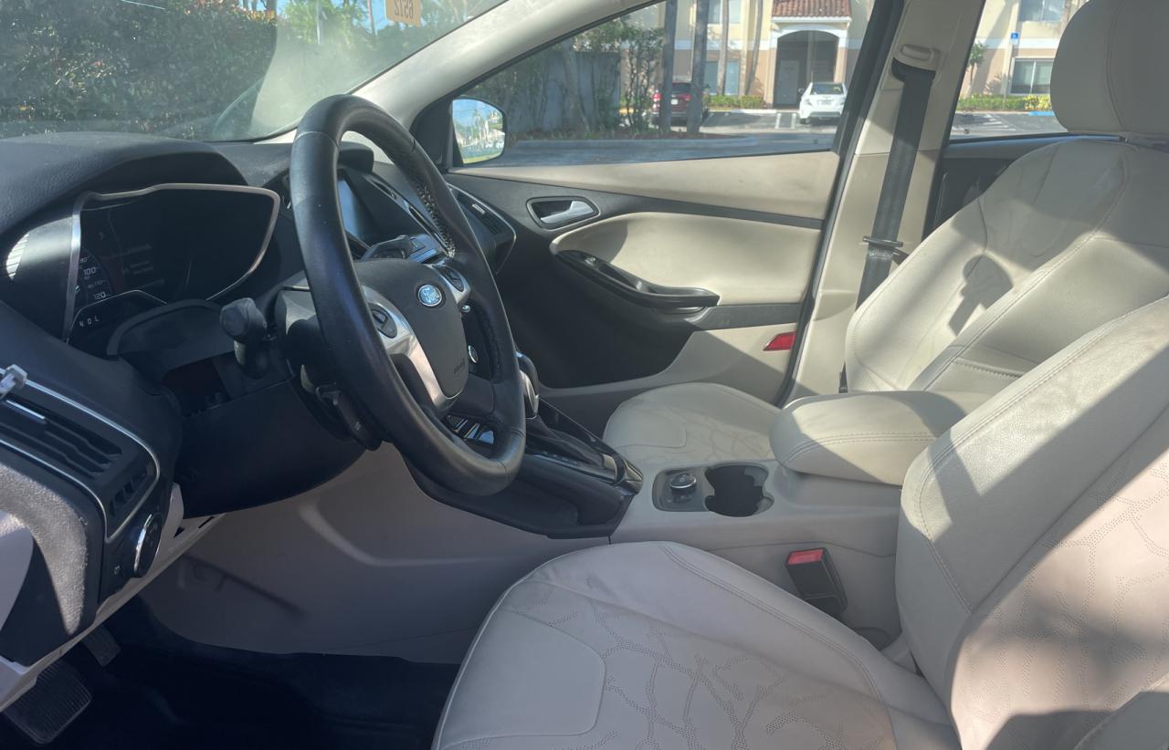 Photo 5 from auction – 2014 FORD FOCUS BEV with VIN 1FADP3R43EL366633