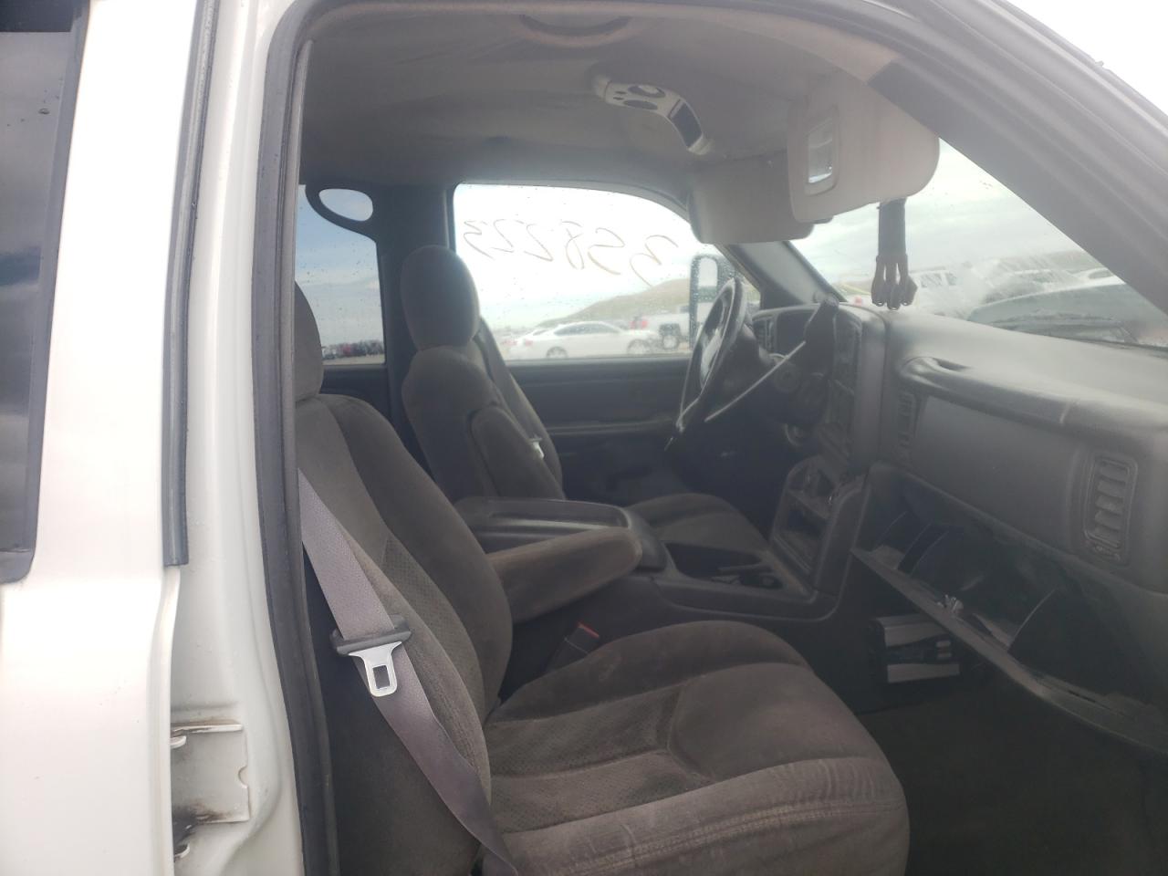 Photo 5 from auction – 2006 CHEVROLET SILVERADO with VIN 1GCHK23D16F151913
