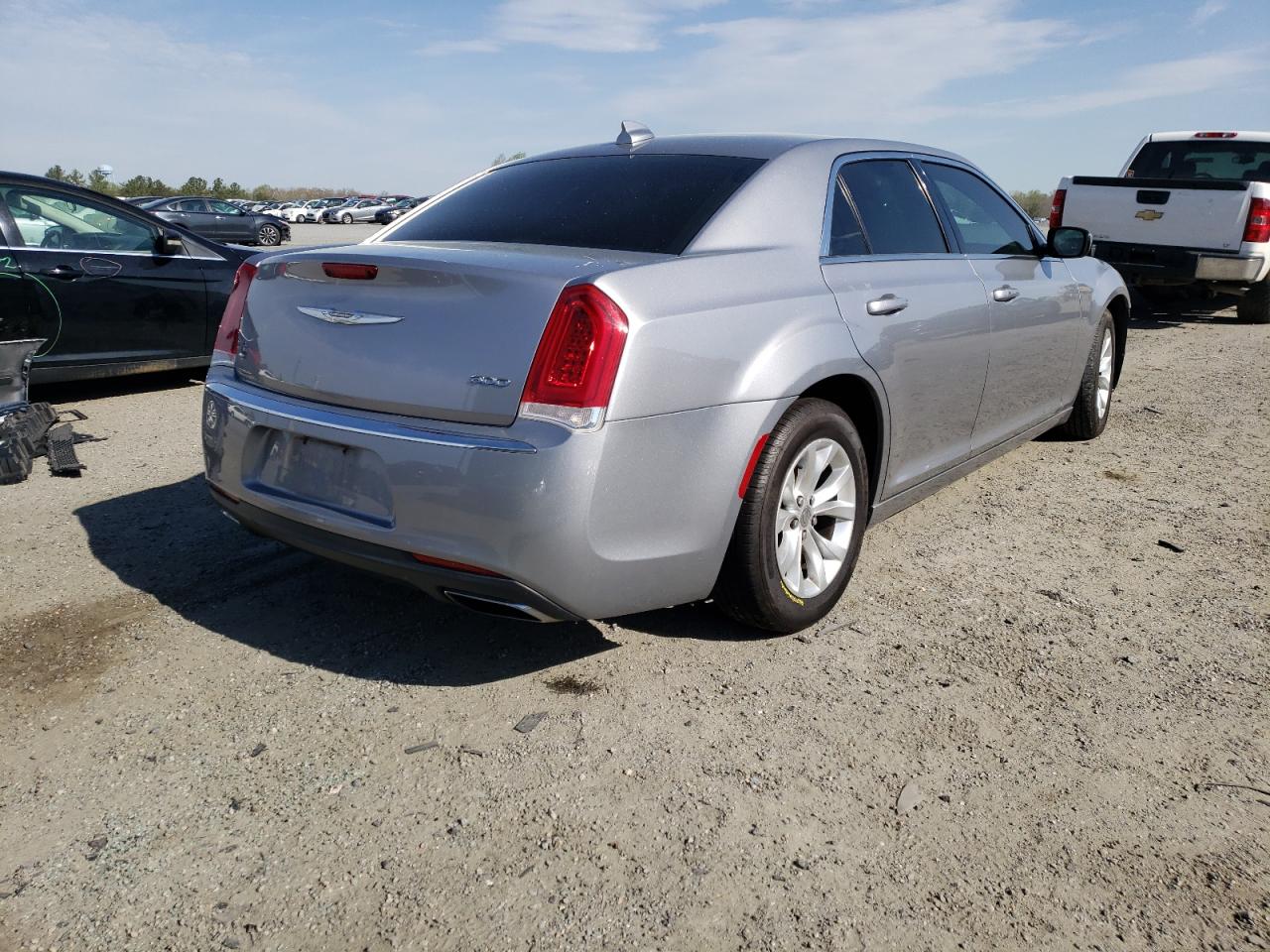 Photo 4 from auction – 2016 CHRYSLER 300 LIMITE with VIN 2C3CCAAG5GH189485
