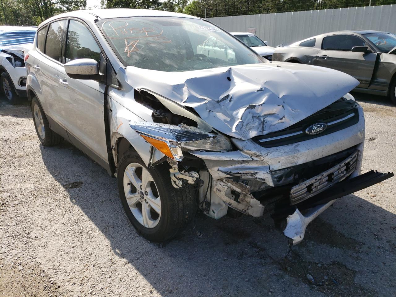 FORD ESCAPE SE 2016 with VIN 1FMCU0GXXGUB16745 - Photo from auction