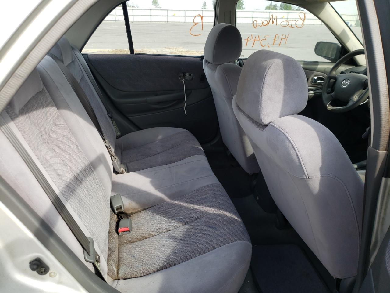 Photo 6 from auction – 2001 MAZDA PROTEGE with VIN JM1BJ2211Y0250057