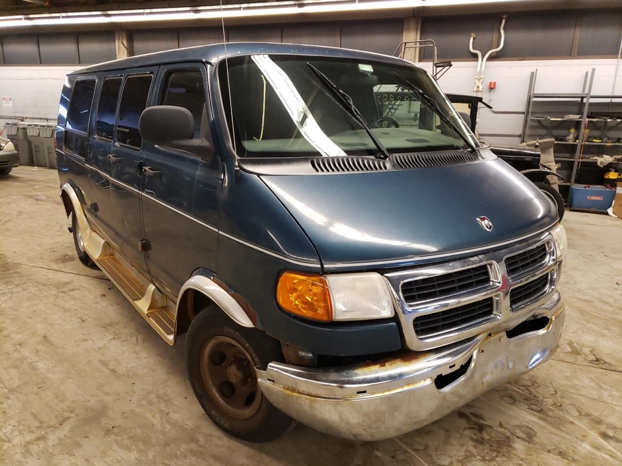 Photo 1 from auction – 1999 DODGE RAM VAN B1 with VIN 2B6HB11Y2XK563698