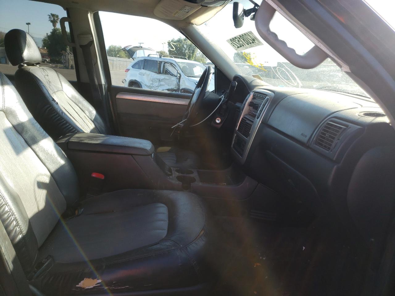 Foto 5 de la subasta – 2004 MERCURY MOUNTAINEE con VIN 4M2DU66K74ZJ28815