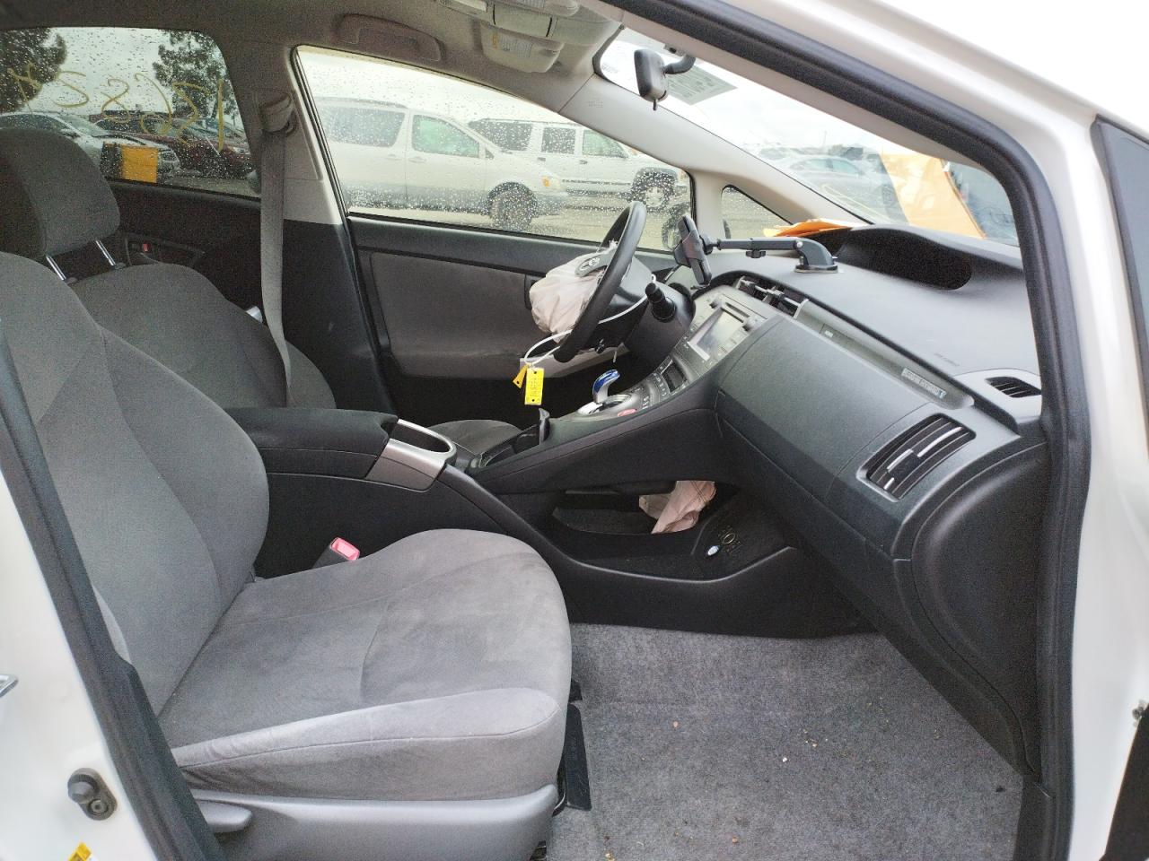 Photo 5 from auction – 2012 TOYOTA PRIUS PLUG with VIN JTDKN3DPXC3014977