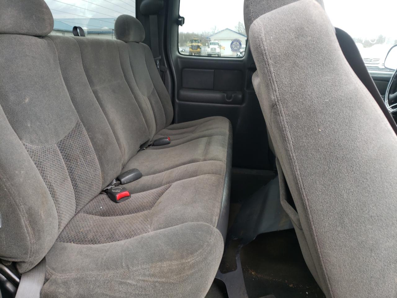 Photo 6 from auction – 2003 CHEVROLET SILVERADO with VIN 2GCEK19T231295775
