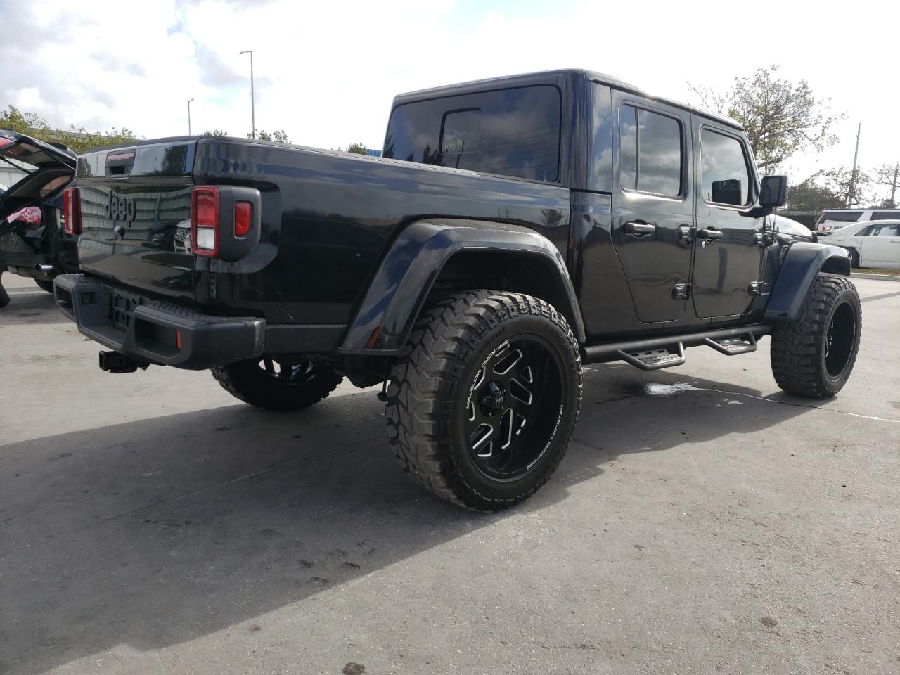 Photo 4 from auction – 2020 JEEP GLADIATOR with VIN 1C6HJTAG0LL113129