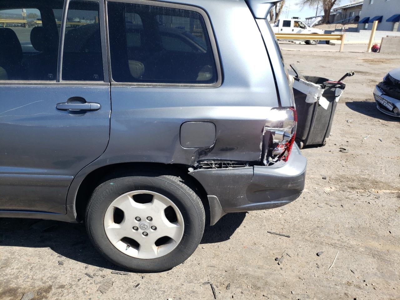 Photo 9 from auction – 2005 TOYOTA HIGHLANDER with VIN JTEDP21A550046359
