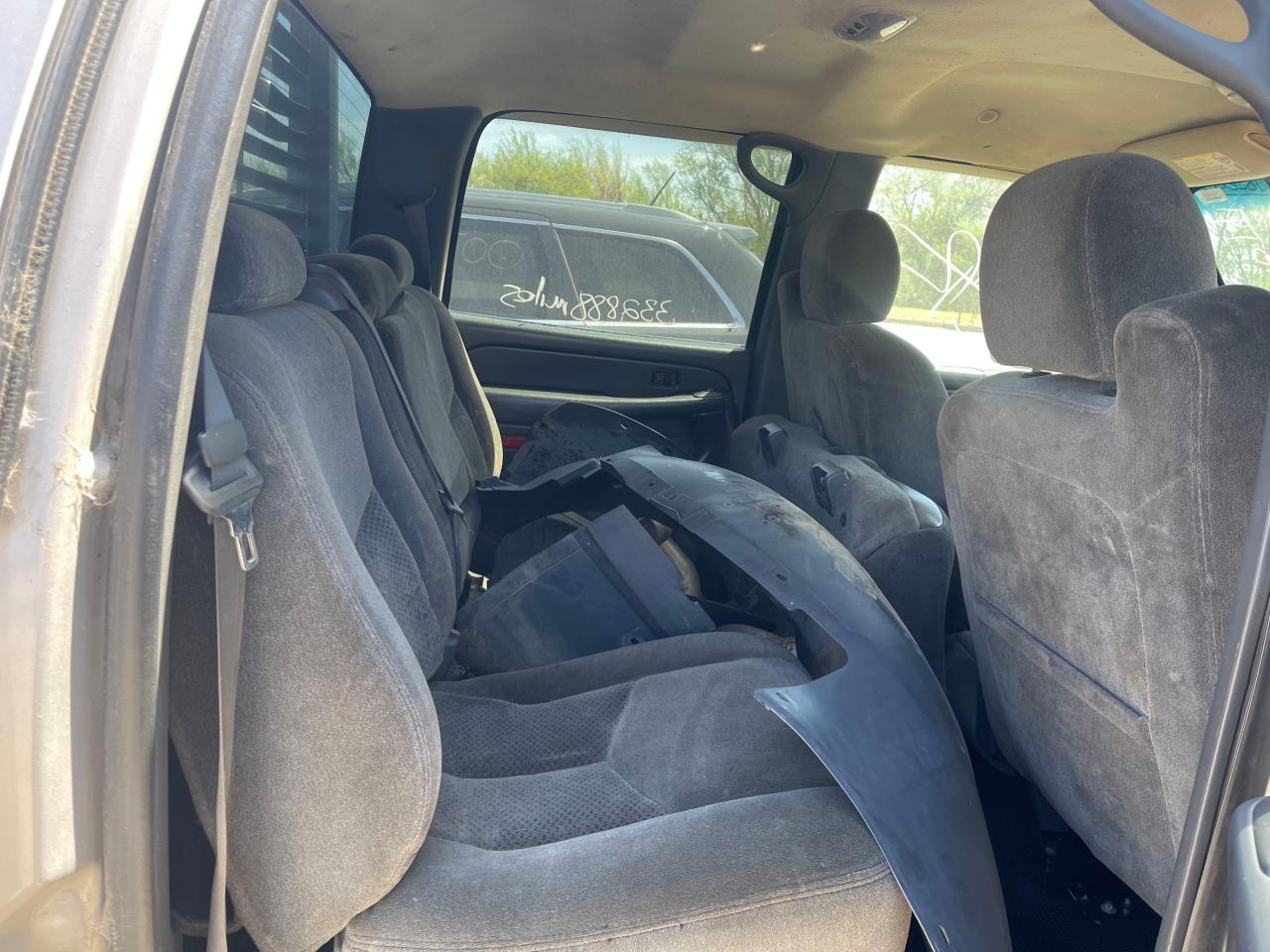 Photo 6 from auction – 2005 CHEVROLET SILVERADO with VIN 1GBJK33295F897275