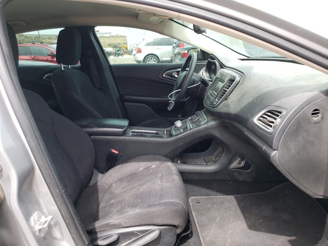 Foto 5 de la subasta – 2015 CHRYSLER 200 LIMITE con VIN 1C3CCCAB6FN570879