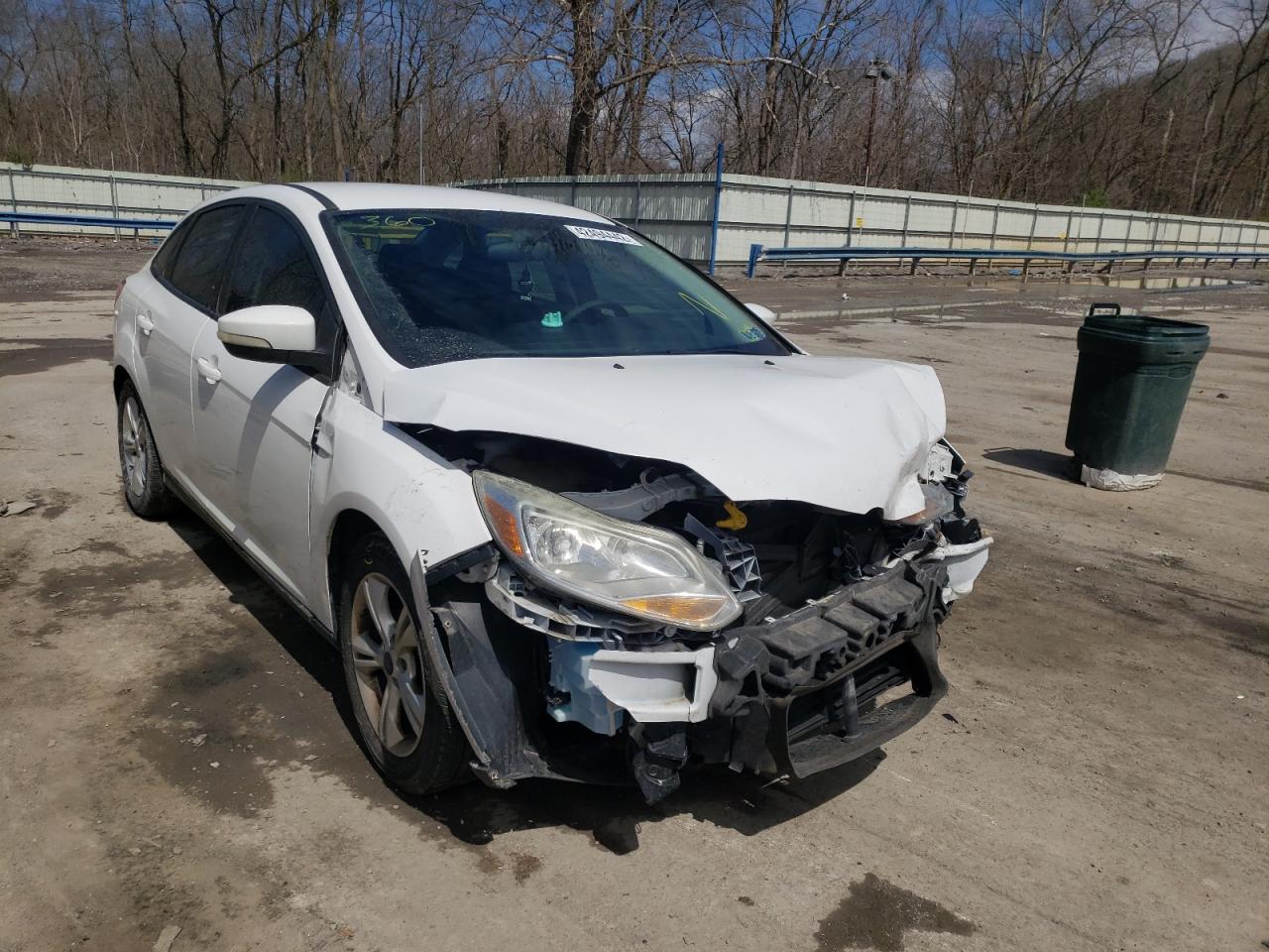 FORD FOCUS SE 2014 with VIN 1FADP3F24EL375876 - Photo from auction