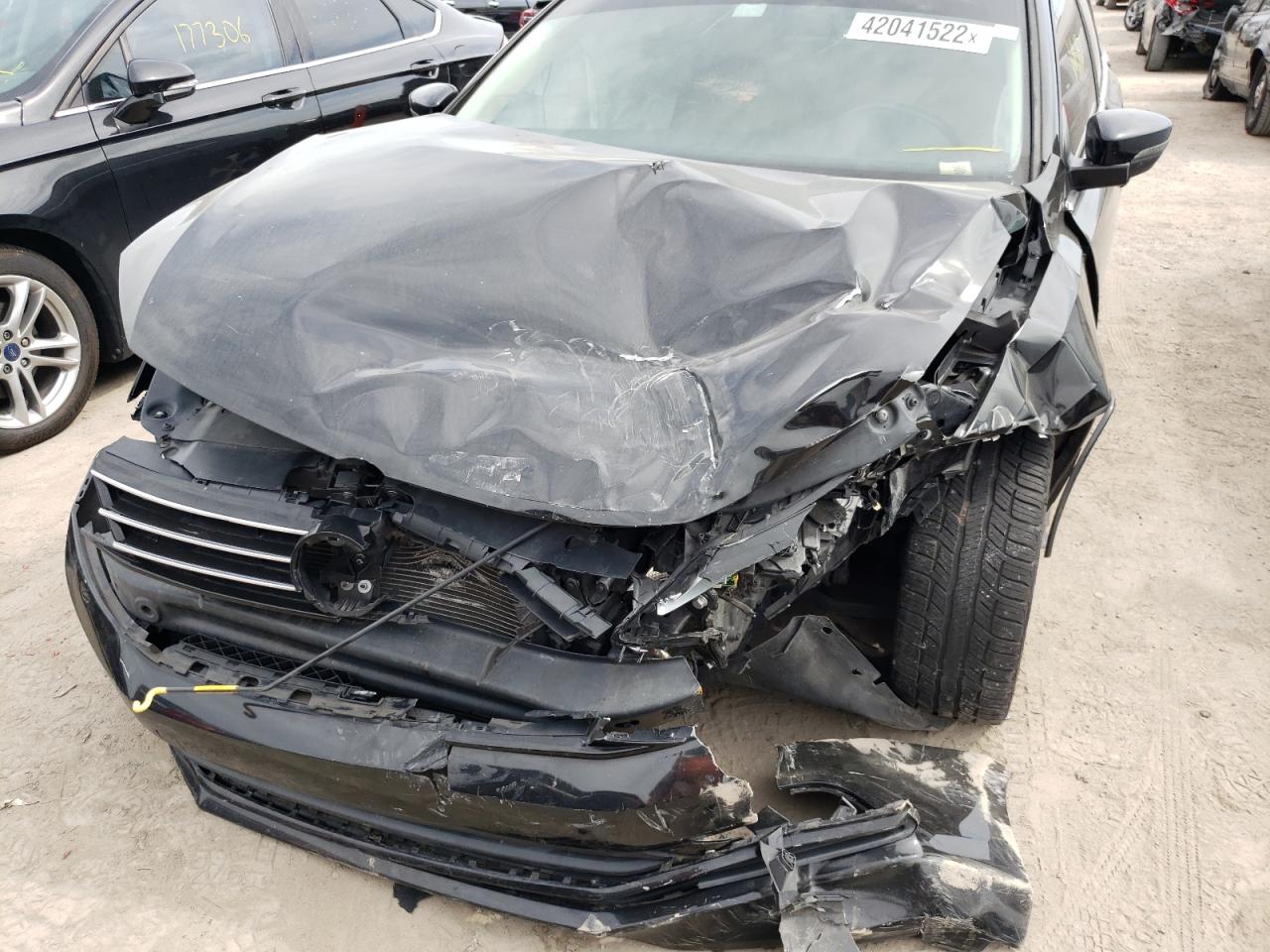 Photo 9 from auction – 2016 VOLKSWAGEN JETTA SEL with VIN 3VWL07AJ9GM342872
