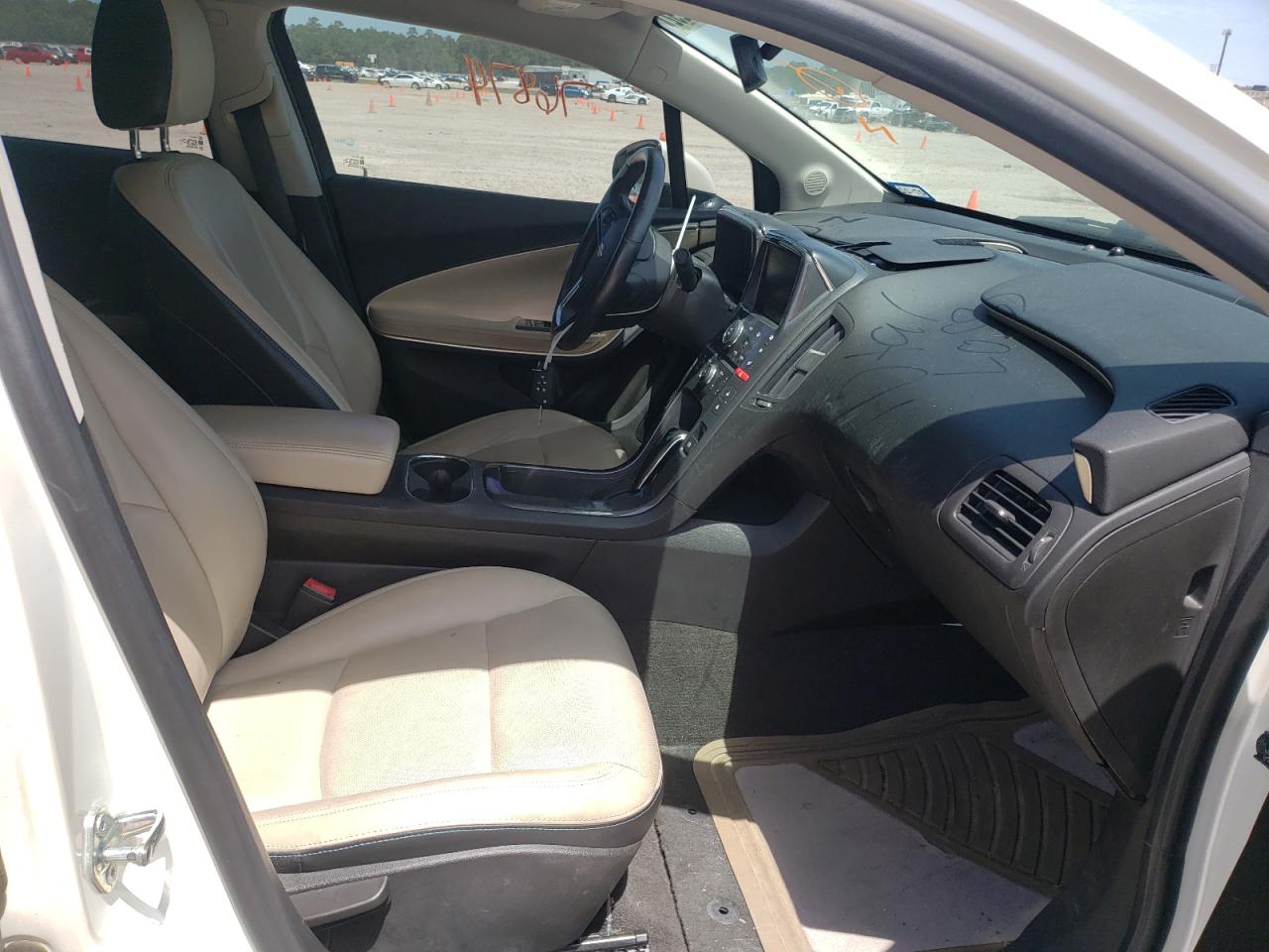 Photo 5 from auction – 2012 CHEVROLET VOLT with VIN 1G1RB6E44CU106621