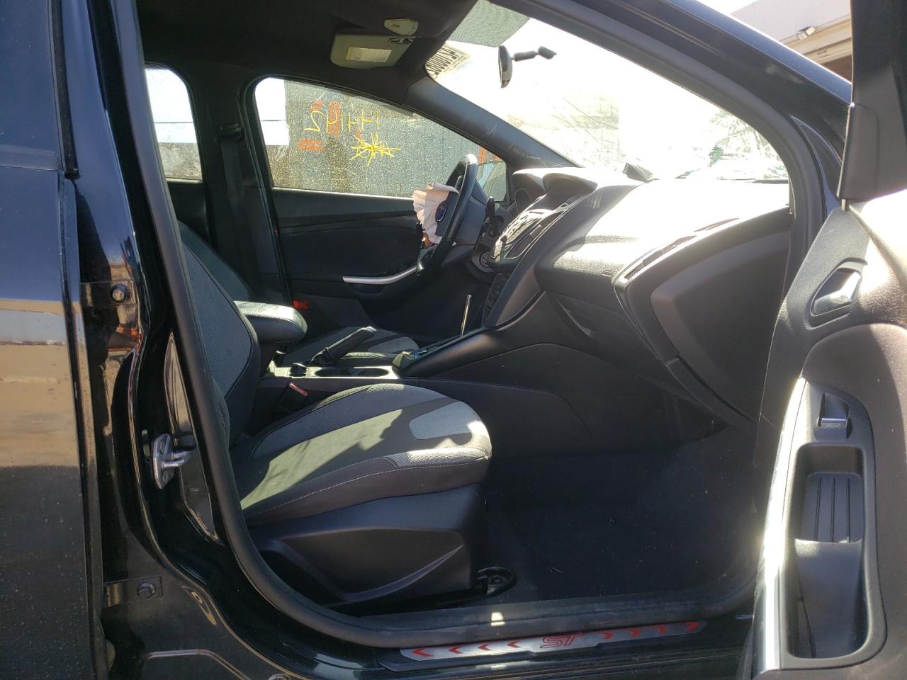 Photo 5 from auction – 2014 FORD FOCUS ST with VIN 1FADP3L91EL138814