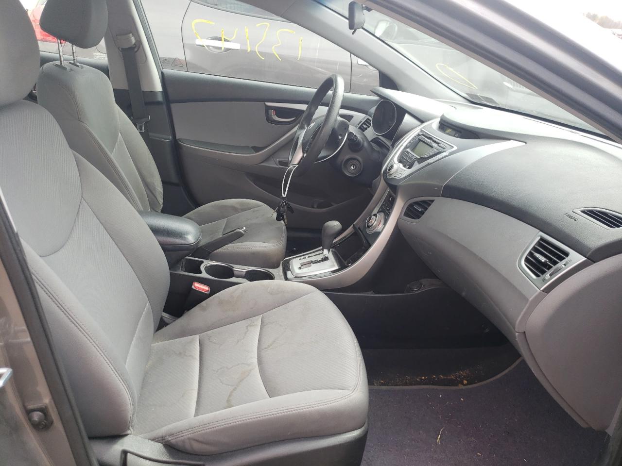Photo 5 from auction – 2012 HYUNDAI ELANTRA GL with VIN 5NPDH4AE7CH144678