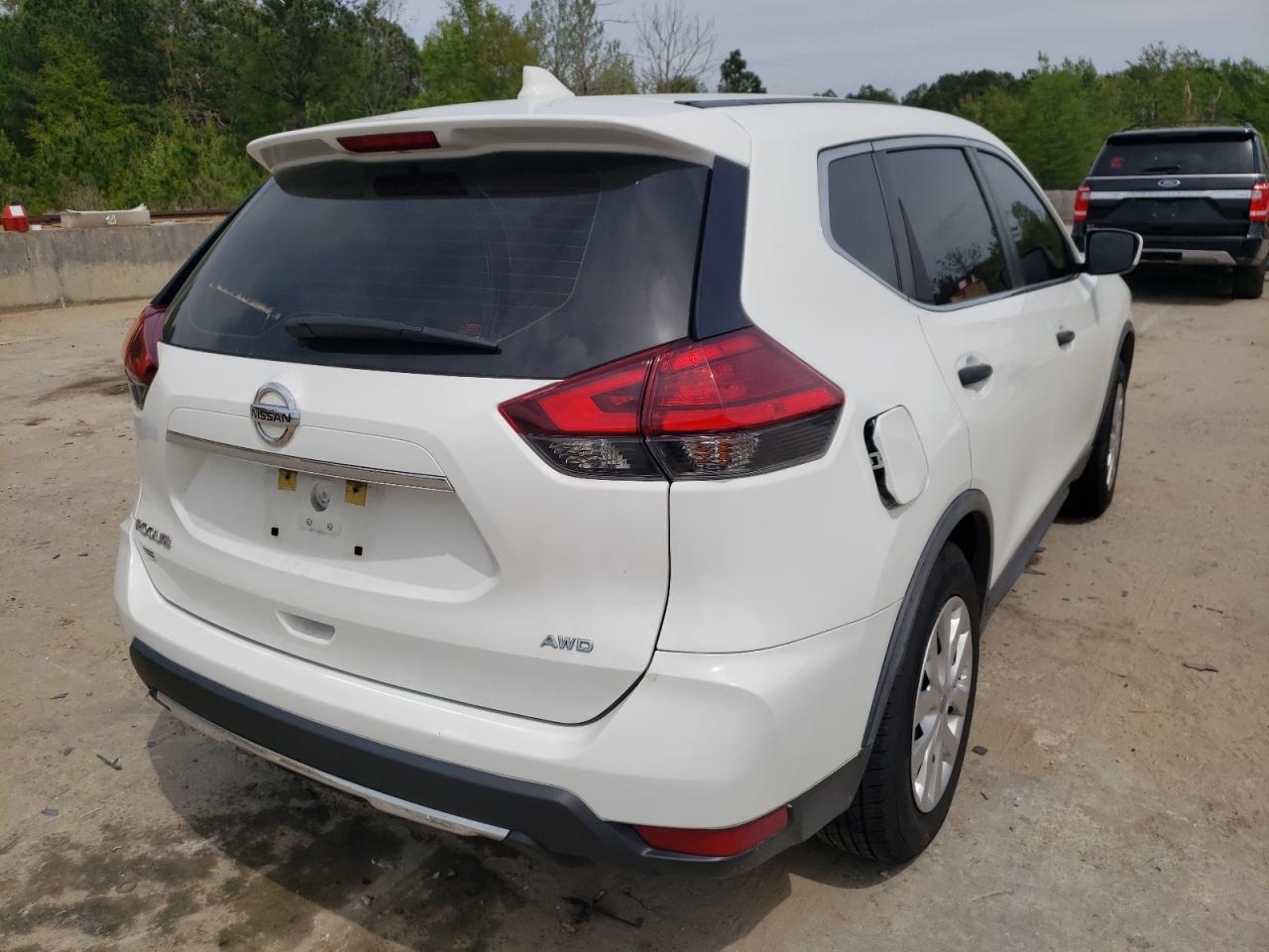 Photo 4 from auction – 2017 NISSAN ROGUE S with VIN KNMAT2MV2HP597460