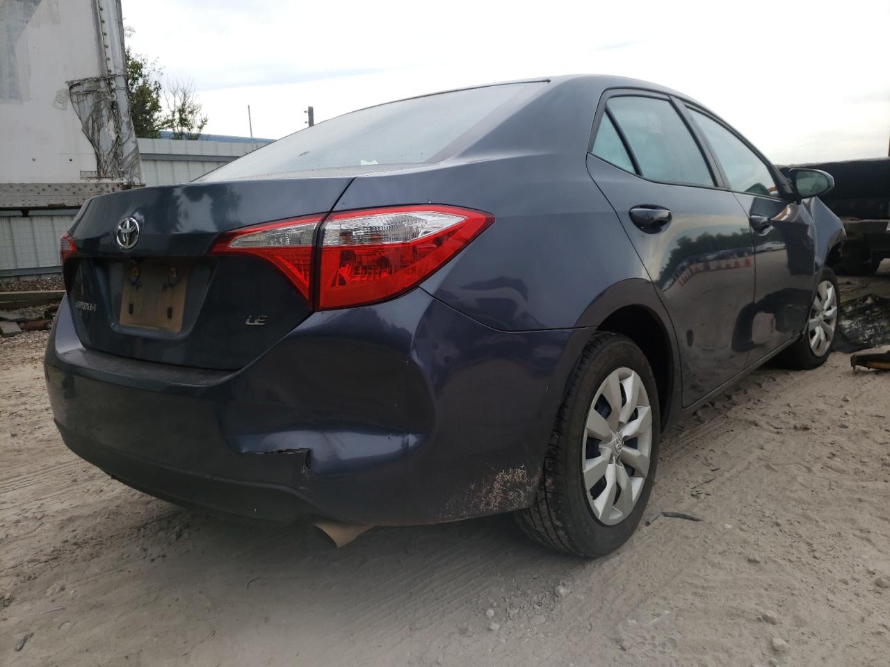 Zdjęcie 4 z aukcji – 2016 TOYOTA COROLLA L z VIN 5YFBURHE0GP466657