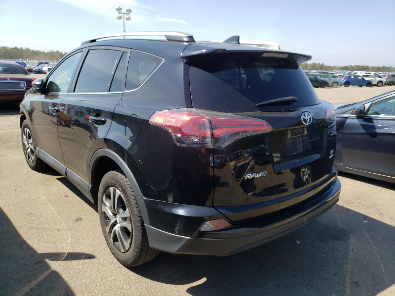 Photo 3 from auction – 2018 TOYOTA RAV4 LE with VIN 2T3BFREV3JW731390