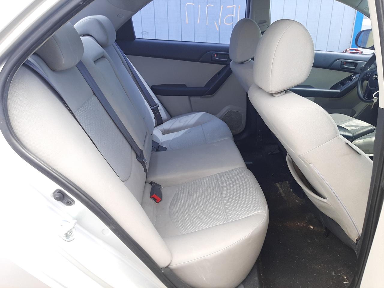 Photo 6 from auction – 2010 KIA FORTE EX with VIN KNAFU4A29A5058776