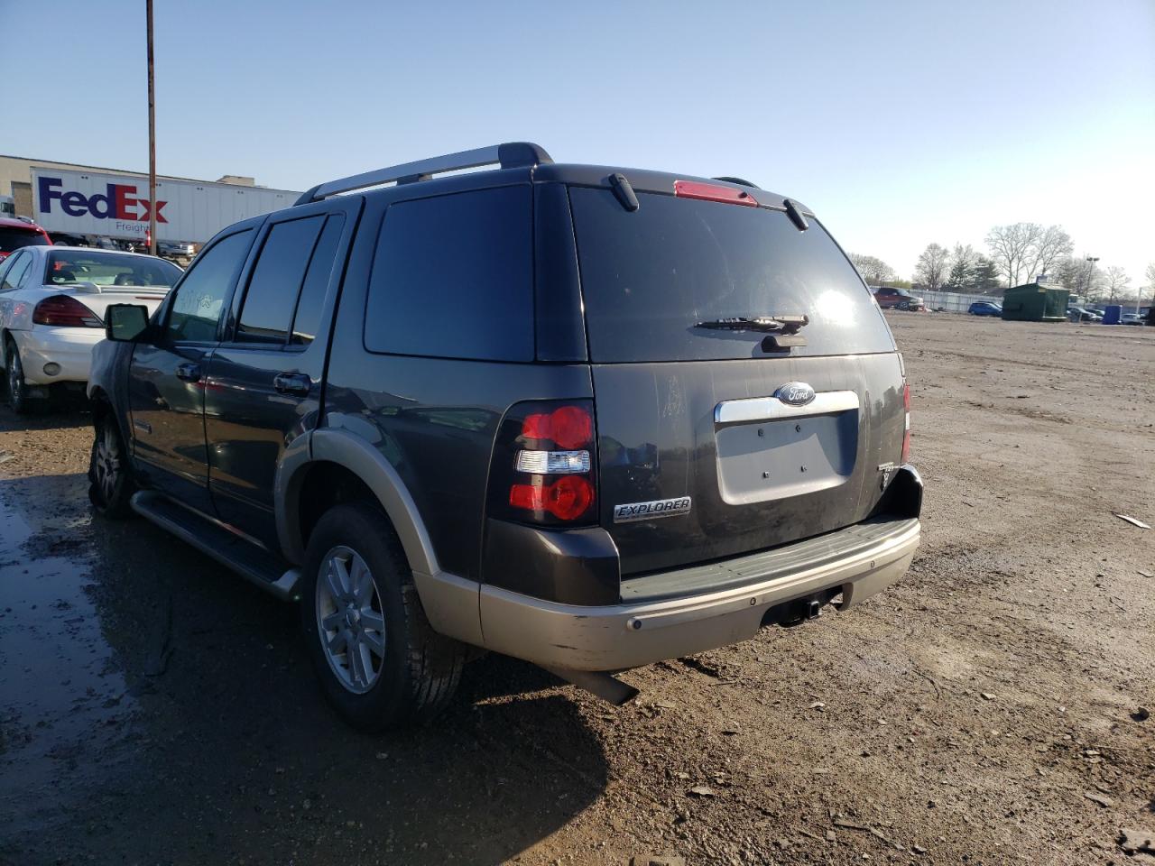 Photo 3 from auction – 2006 FORD EXPLORER E with VIN 1FMEU74846UB23722