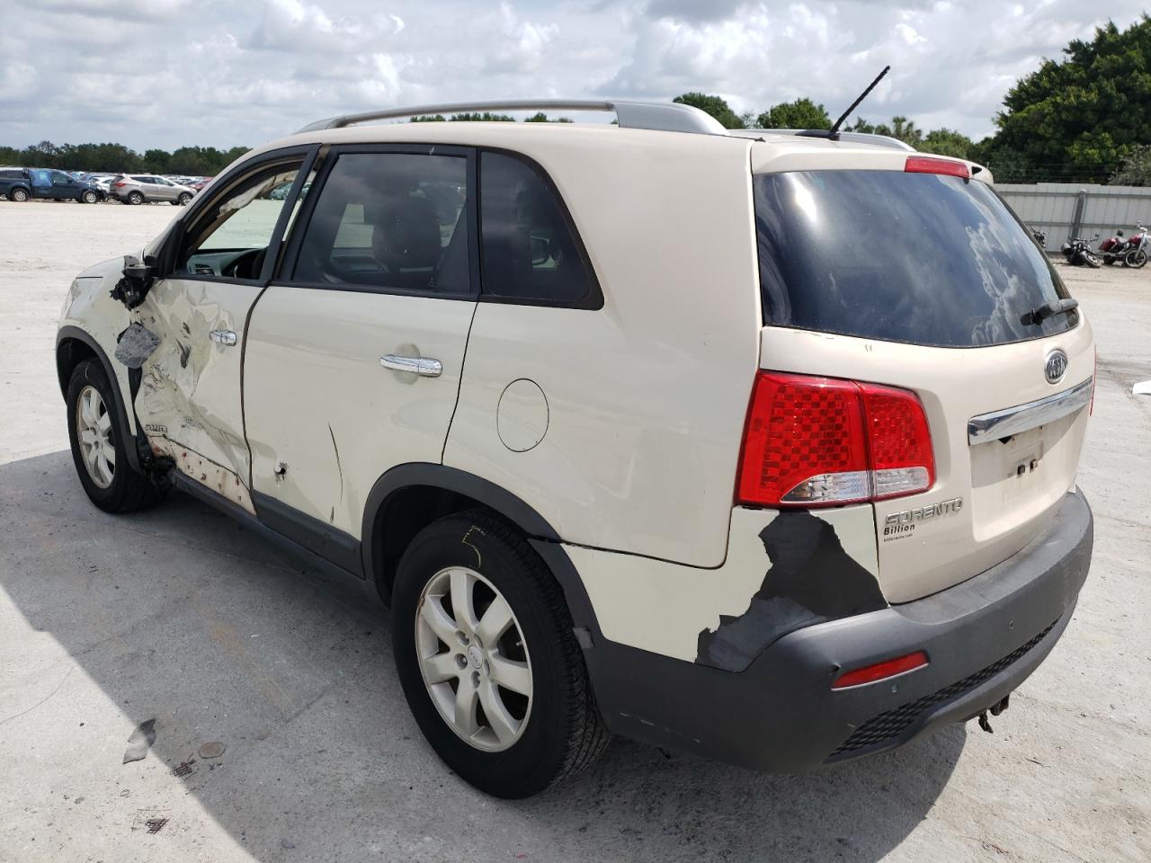 Photo 3 from auction – 2011 KIA SORENTO BA with VIN 5XYKTCA19BG111863