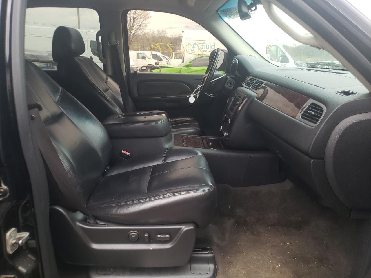 Photo 5 from auction – 2008 GMC YUKON DENA with VIN 1GKFK63828J164627
