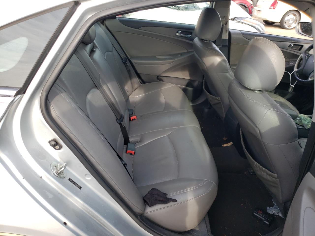 Photo 6 from auction – 2011 HYUNDAI SONATA SE with VIN 5NPEC4AC0BH203005