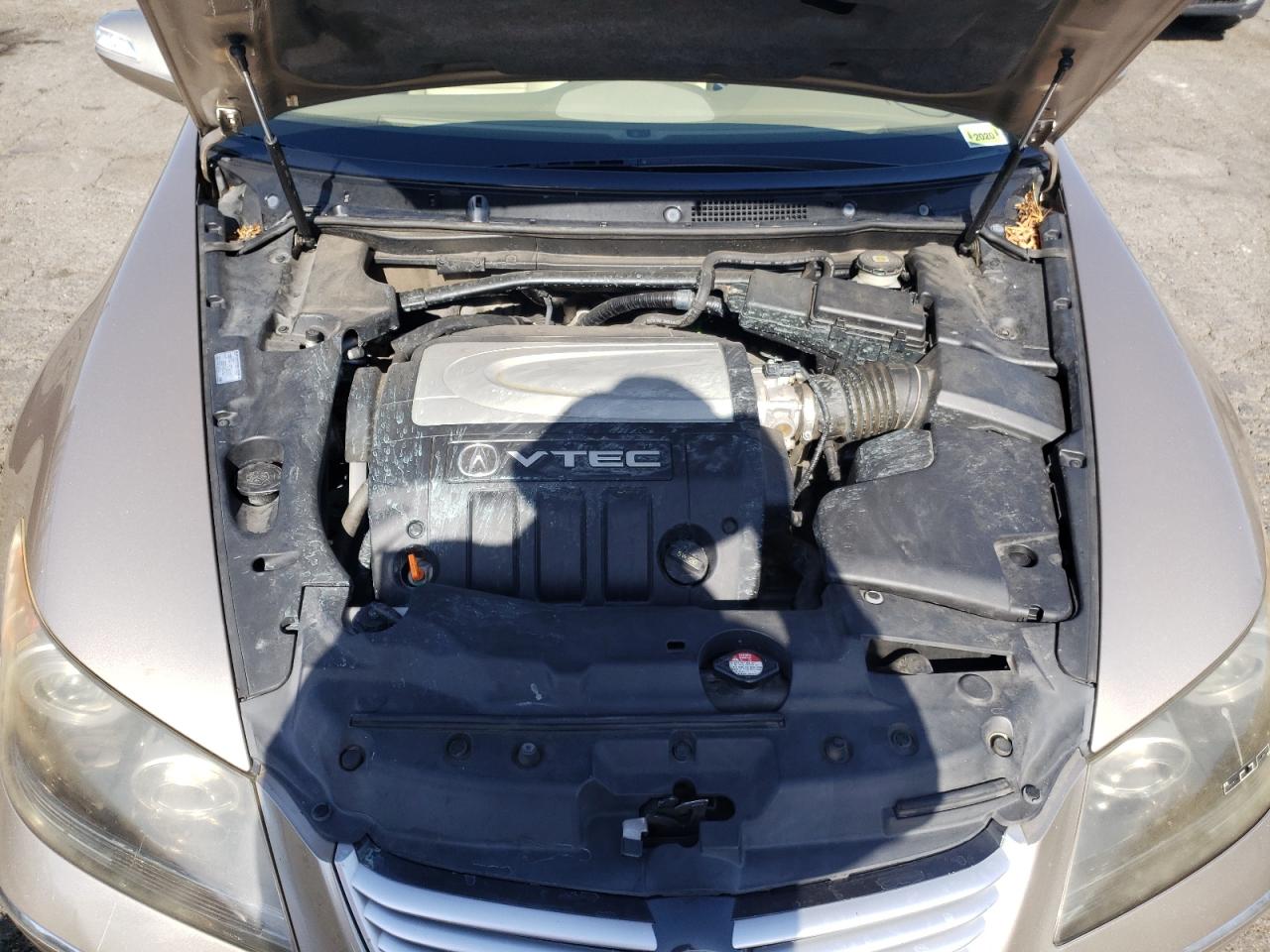 Photo 7 from auction – 2005 ACURA RL with VIN JH4KB16585C002840