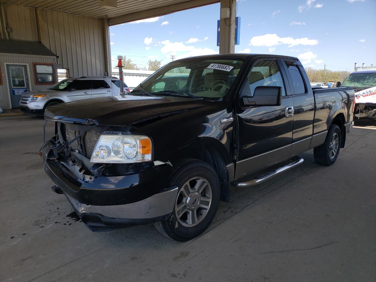Photo 2 from auction – 2005 FORD F150 with VIN 1FTPX12575NB95422